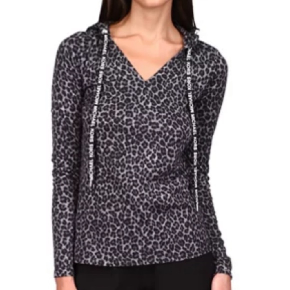 NWT MICHAEL Michael Kors Malachite Grey Cheetah Print V-Neck Shirt Size XS